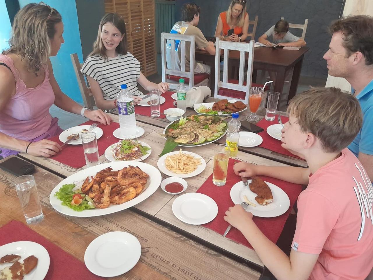 Morning Star Resorts Негомбо Экстерьер фото